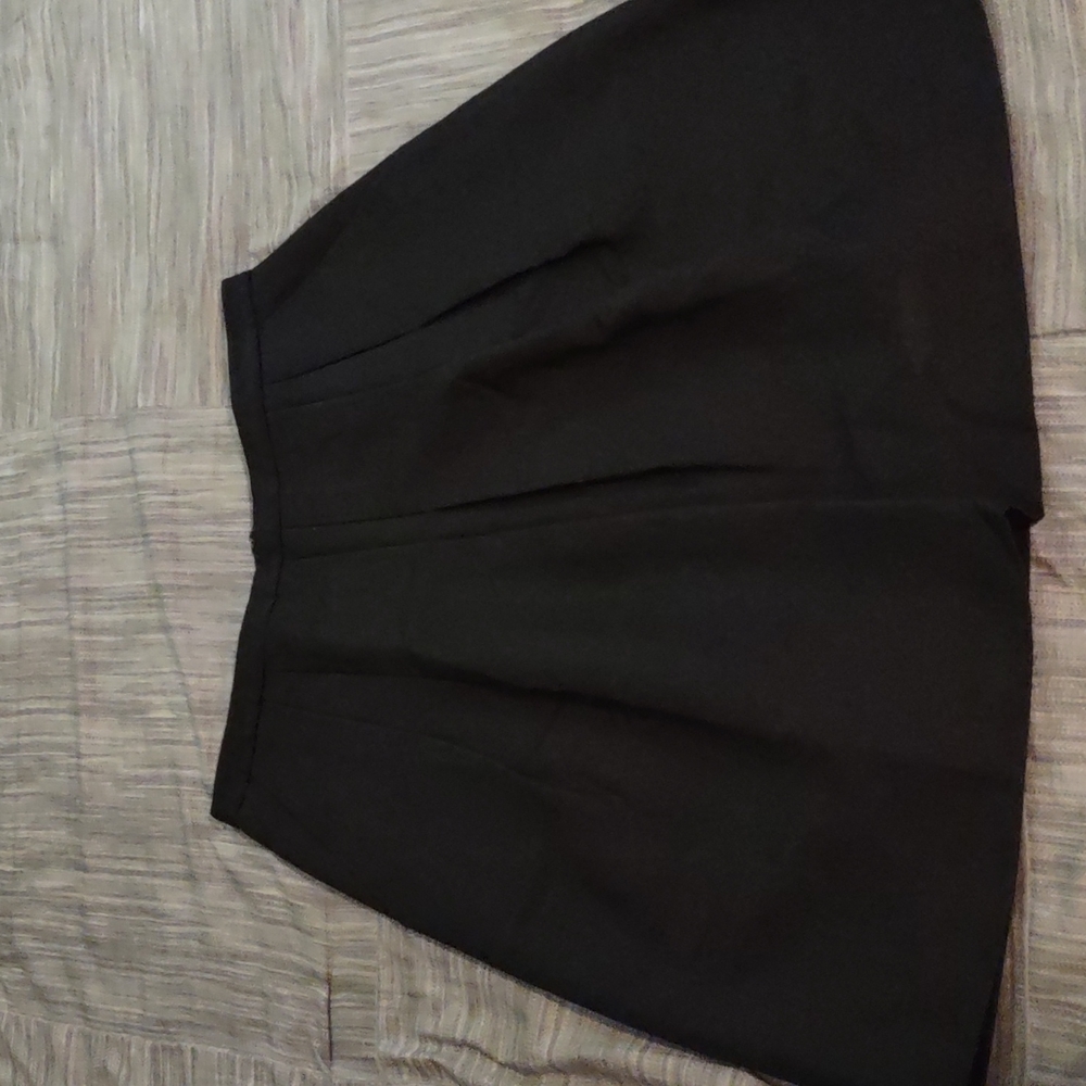 Tory Burch Knee Length Pleated Skirt Size 8 NWOT